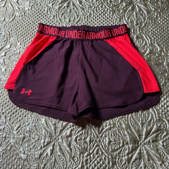 Under Armour Black and Red Athletic Shorts Relaxed Fit - Picture 3 of 6